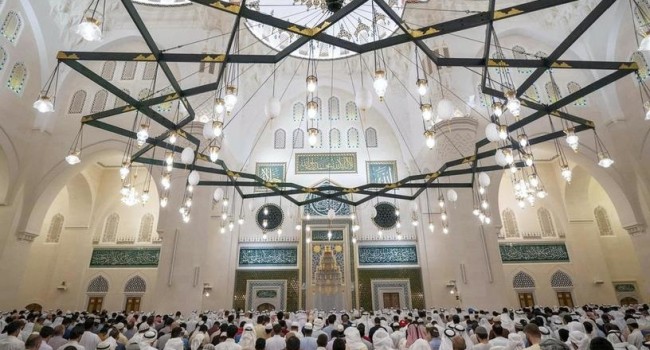 В Арабских Эмиратах была открыта мечеть, вмещающая 25 000 человек