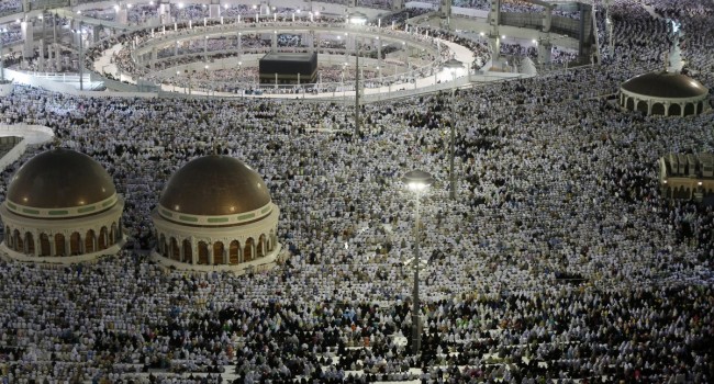 После совершения Хаджа паломники прибывают в Медину